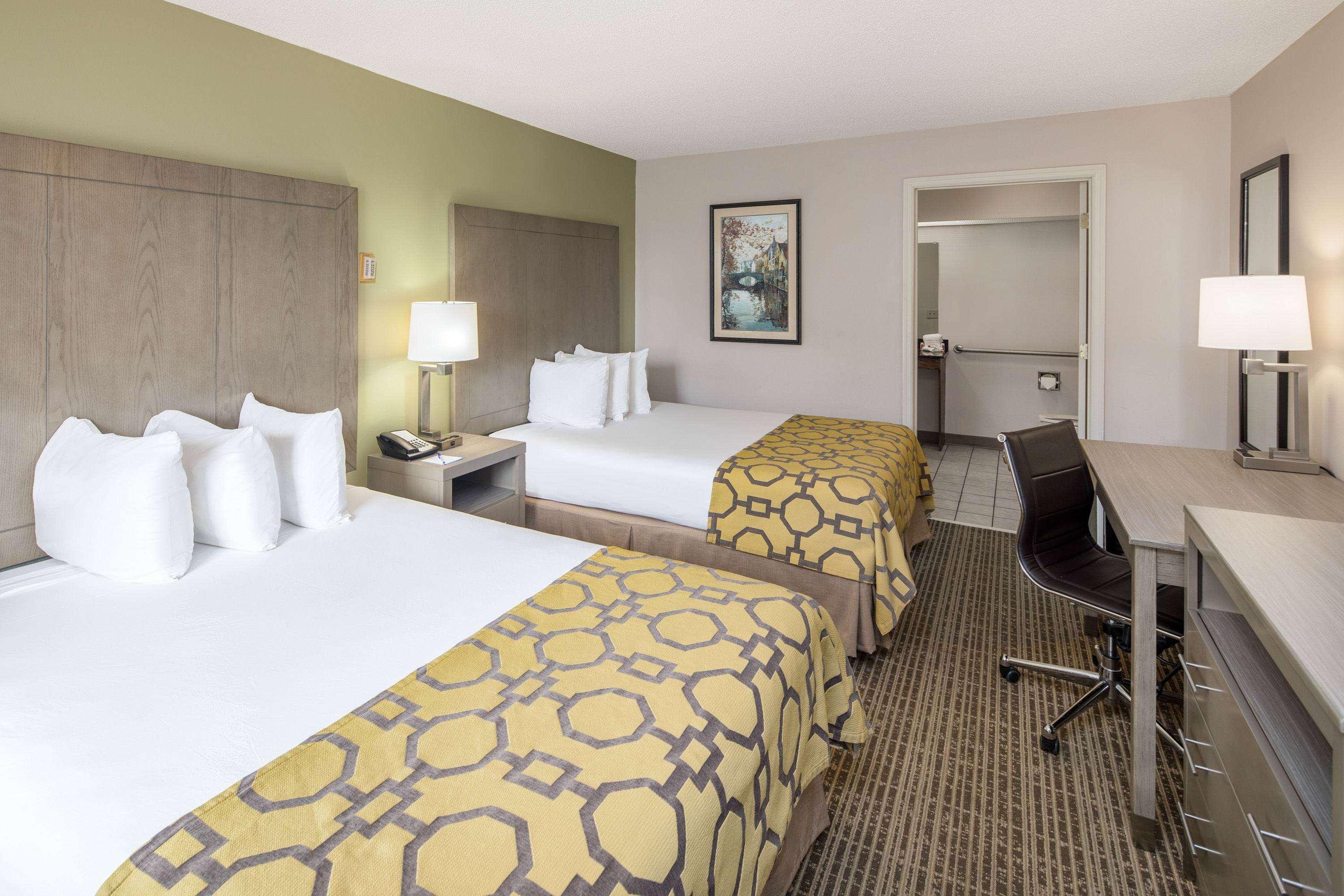 Baymont By Wyndham Cleveland Exterior foto