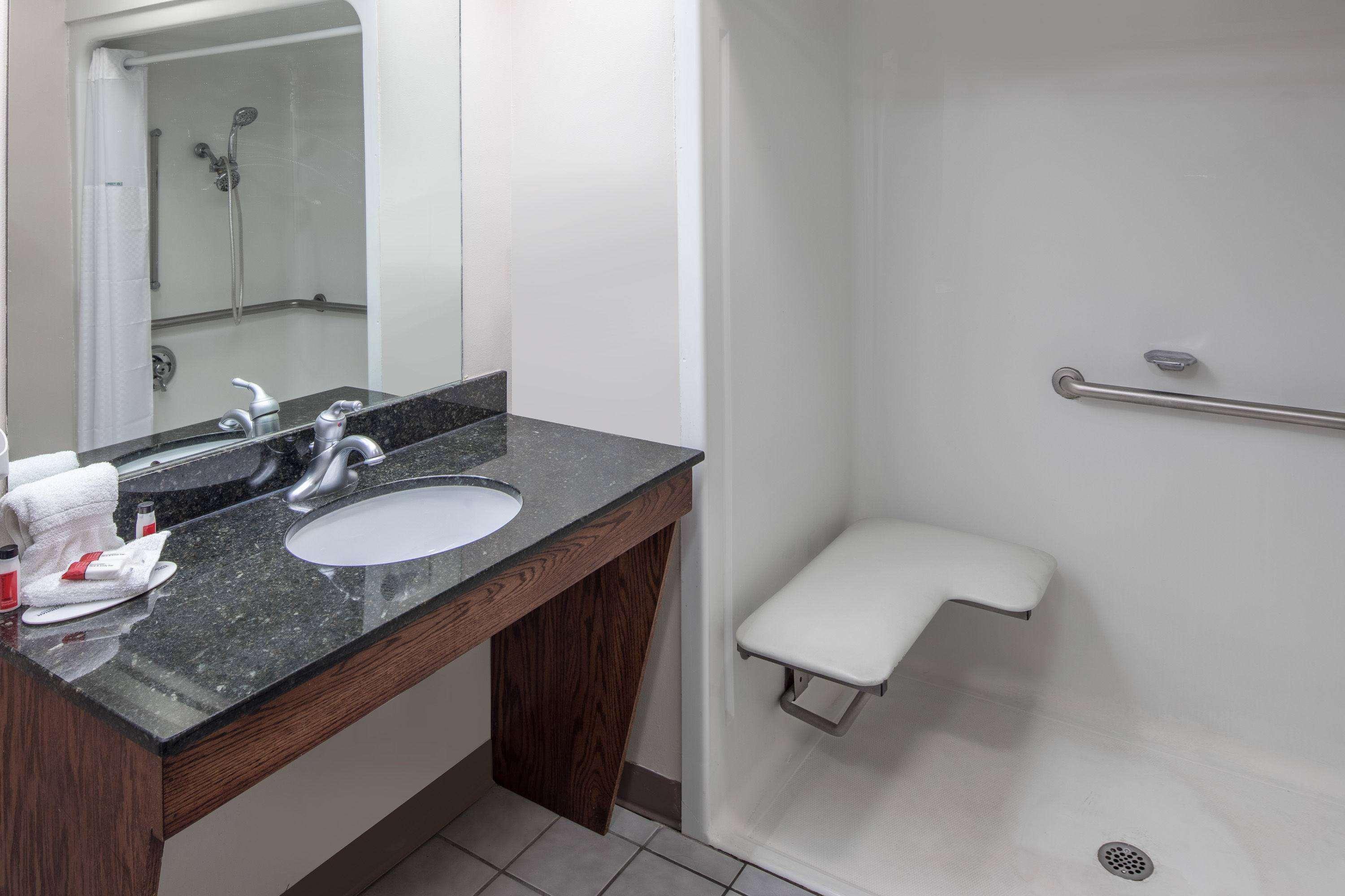 Baymont By Wyndham Cleveland Exterior foto