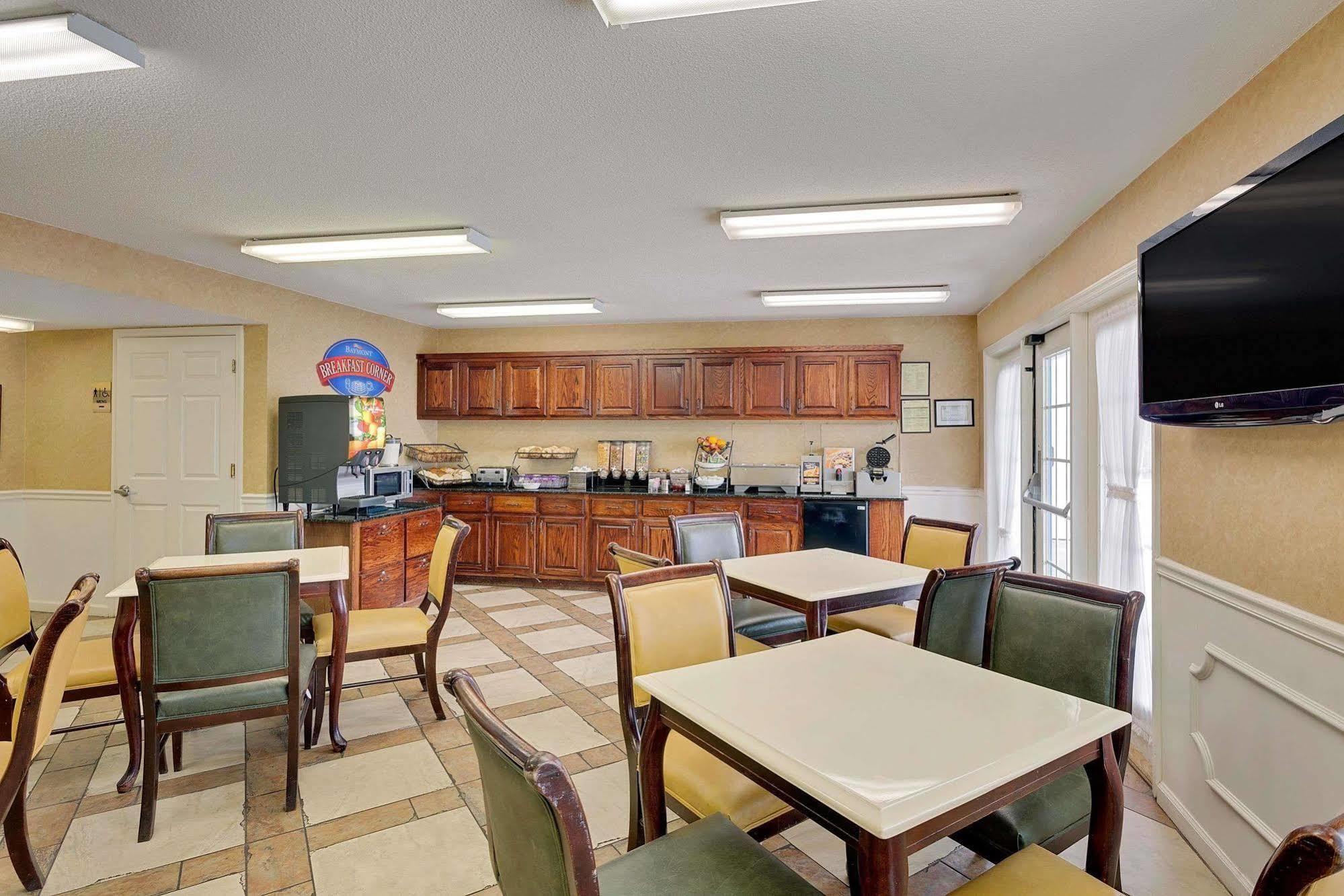 Baymont By Wyndham Cleveland Exterior foto