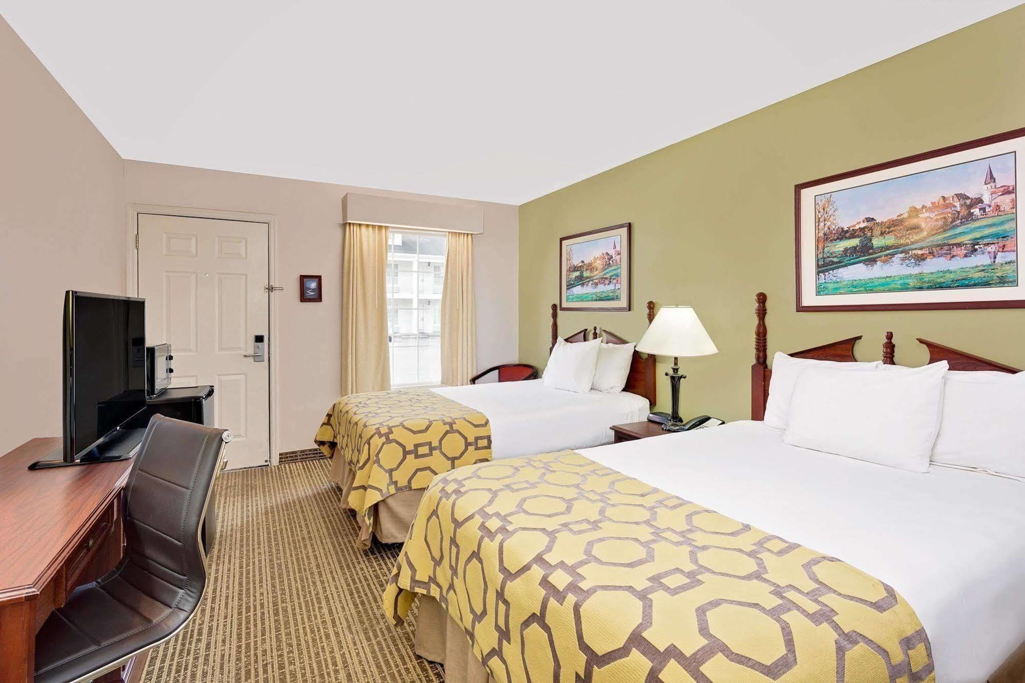 Baymont By Wyndham Cleveland Exterior foto