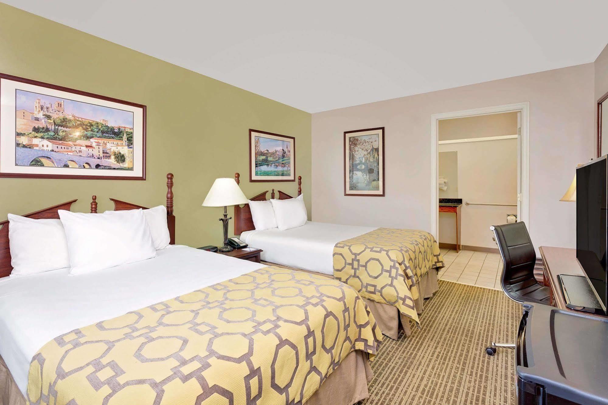 Baymont By Wyndham Cleveland Exterior foto