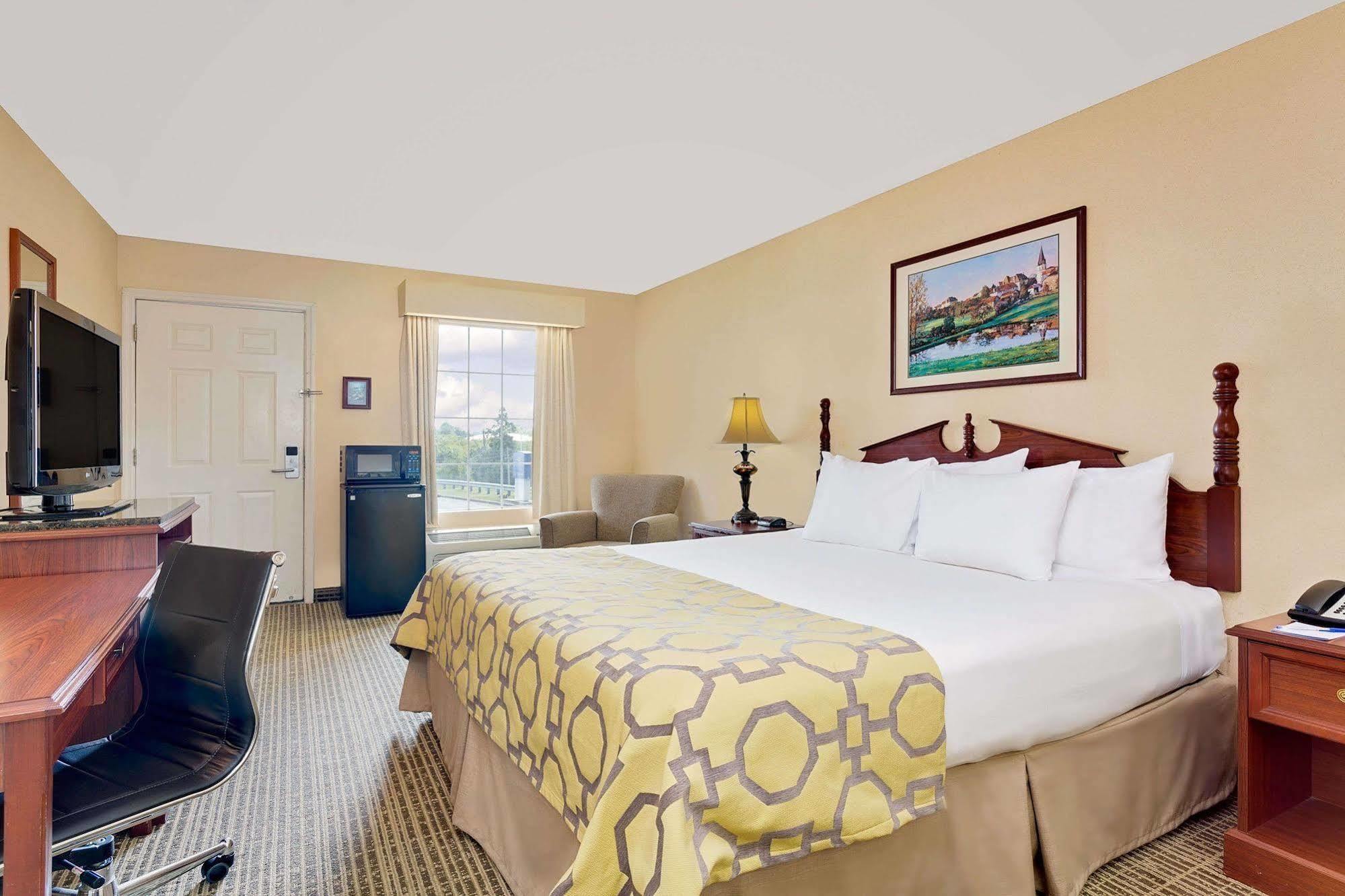 Baymont By Wyndham Cleveland Exterior foto