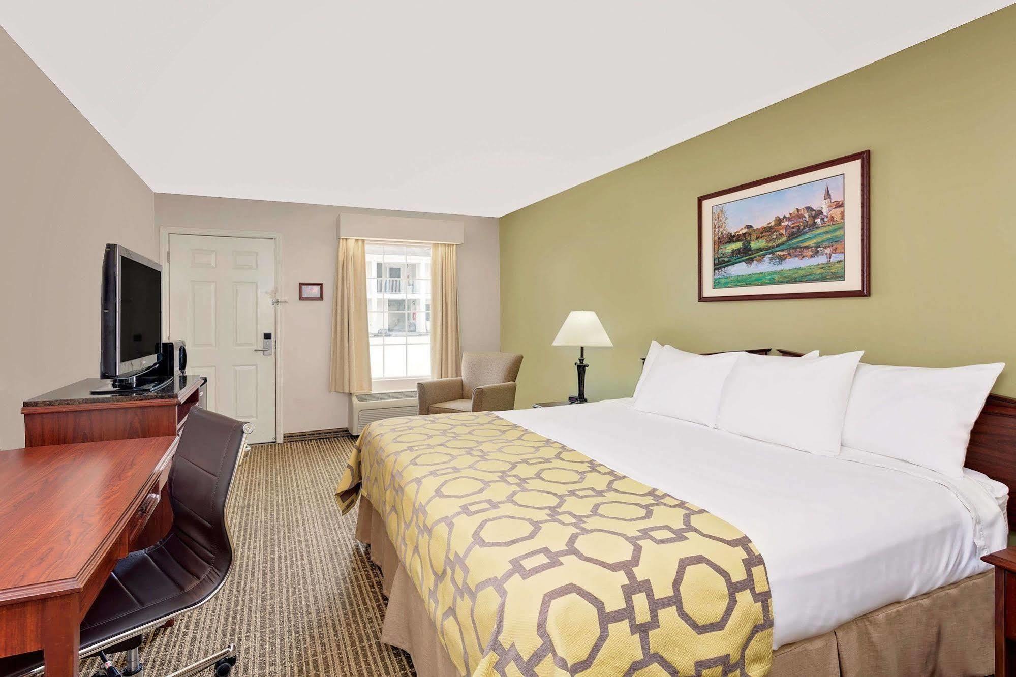 Baymont By Wyndham Cleveland Exterior foto